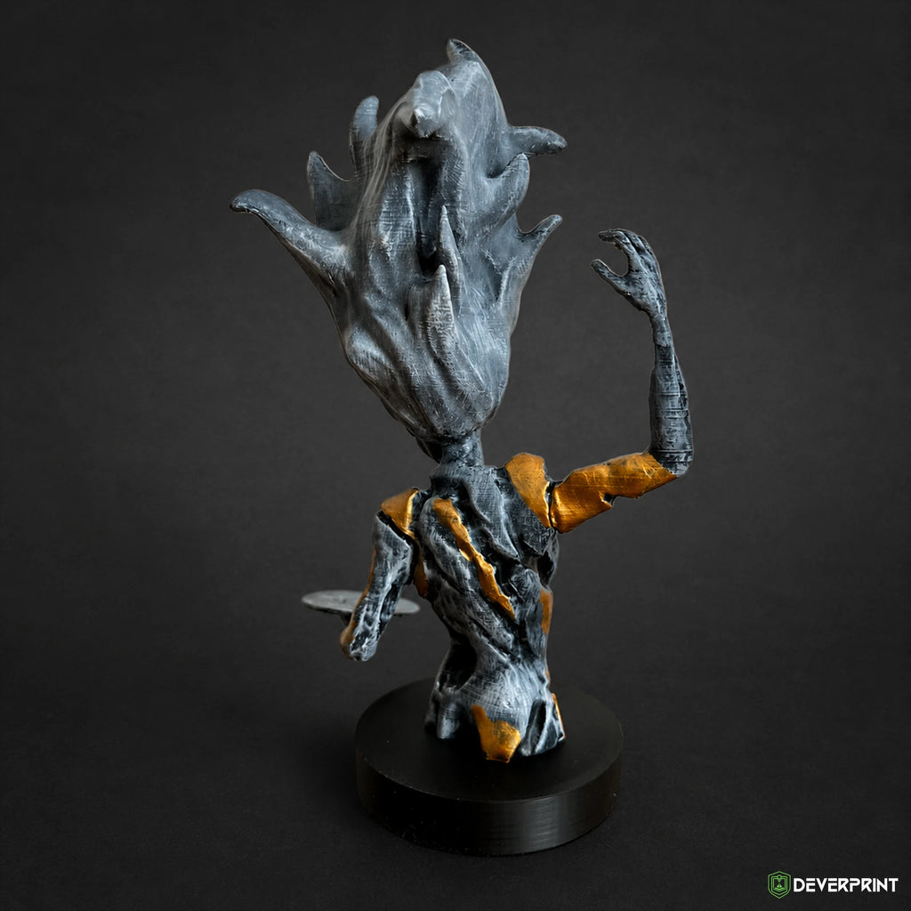 La Peintresse 23 cm – Clair Obscur: Expedition 33 – Statue de collection