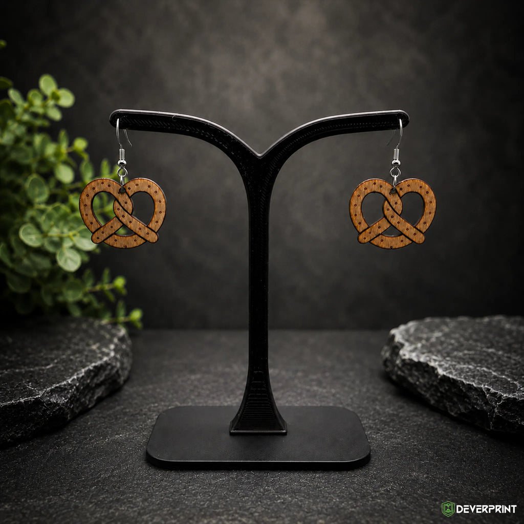 Boucles d’oreilles Bretzel en bois – Crochets dorés ou argentés