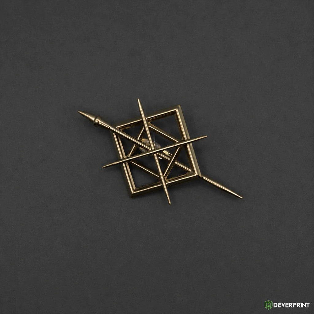 Broche de Maelle en résine peinte dorée – 8 × 5 cm