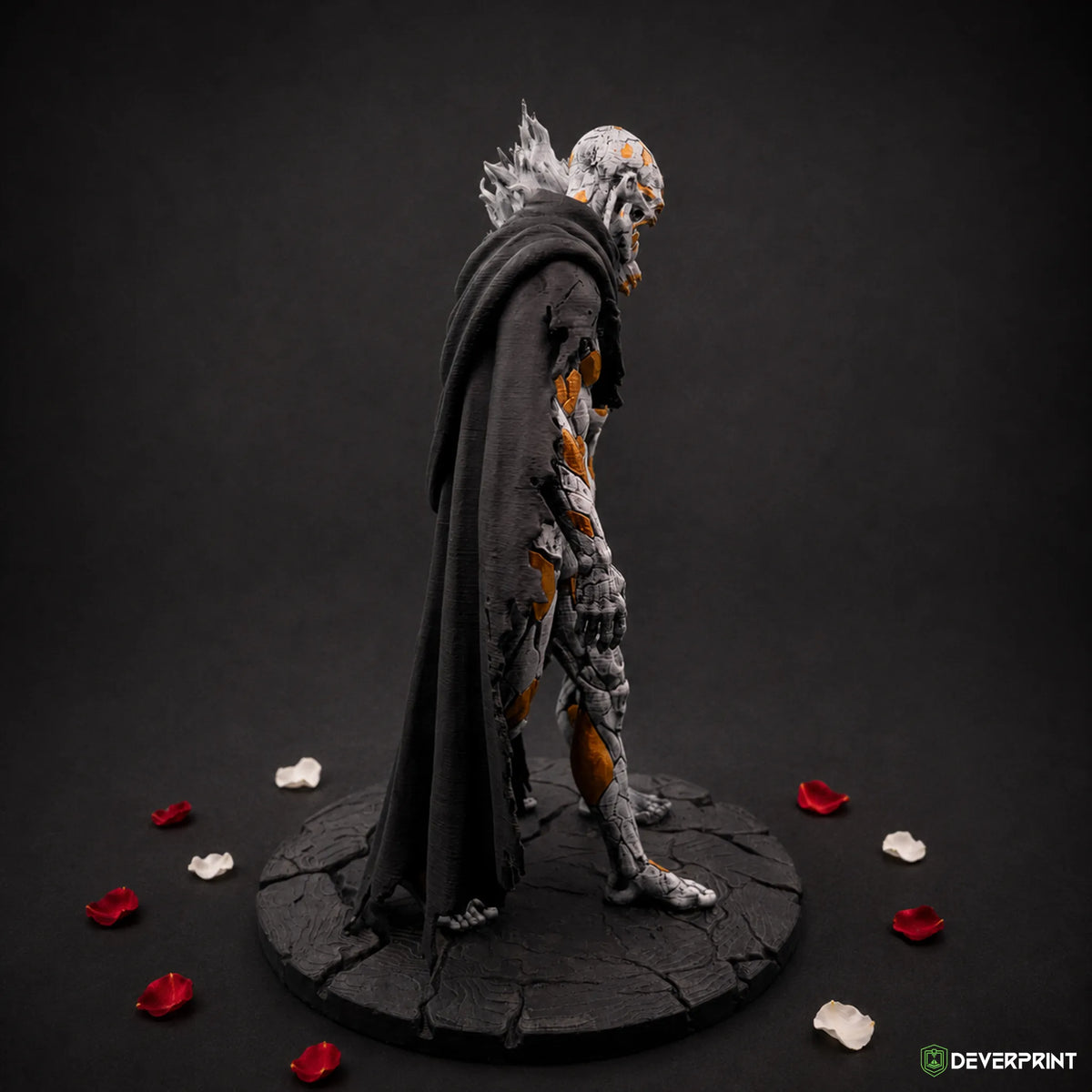 Figurine Le Conservateur & La Peintresse – Clair Obscur: Expedition 33 | 23 cm | Statue peinte avec socle