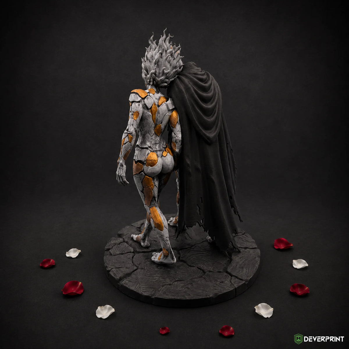 Figurine Le Conservateur & La Peintresse – Clair Obscur: Expedition 33 | 23 cm | Statue peinte avec socle