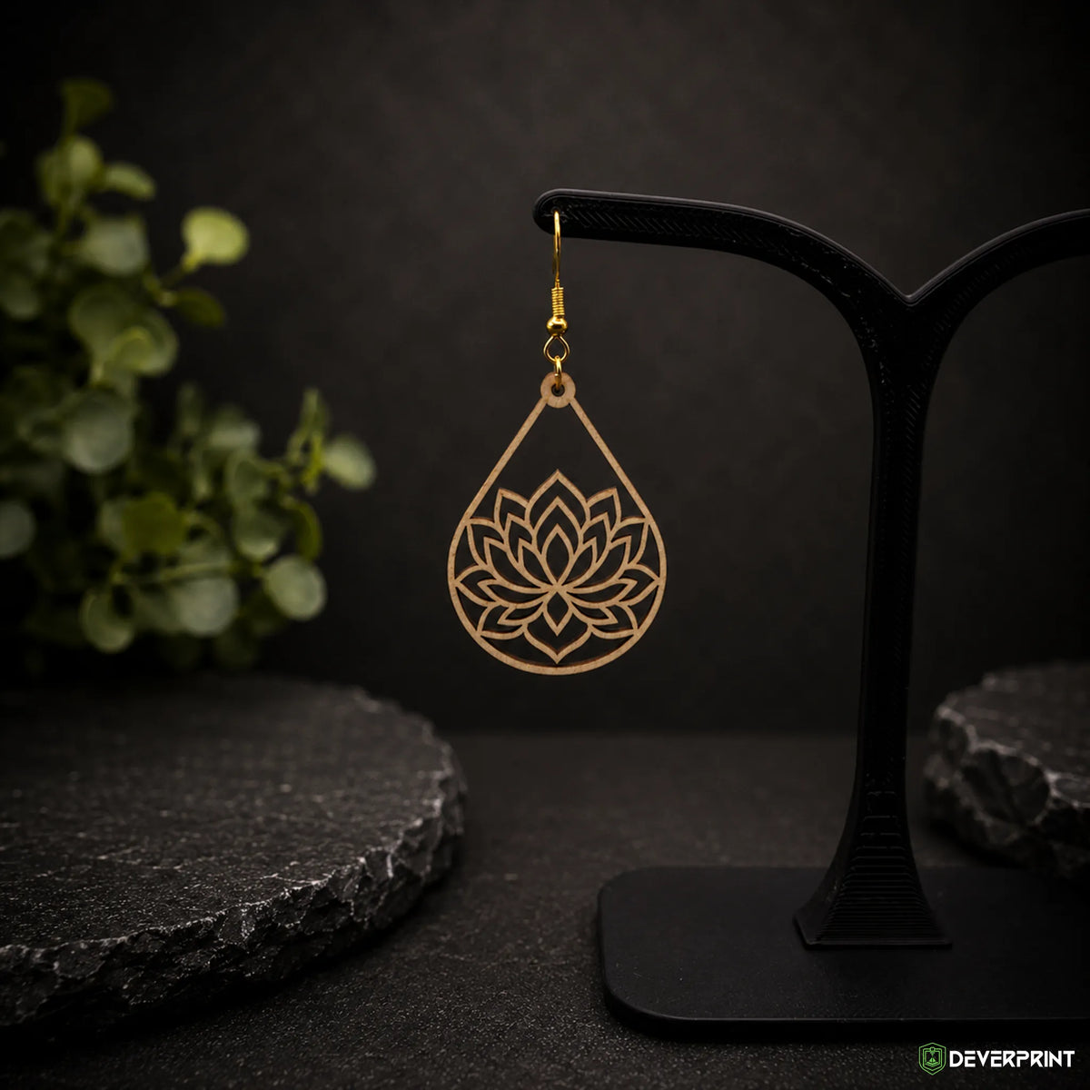 Boucles d’oreilles Fleur de lotus en bois – Crochets dorés ou argentés