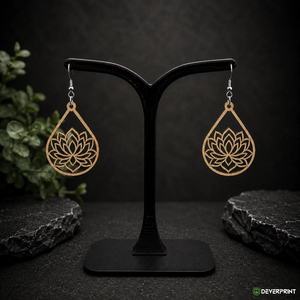 Boucles d’oreilles Fleur de lotus en bois – Crochets dorés ou argentés