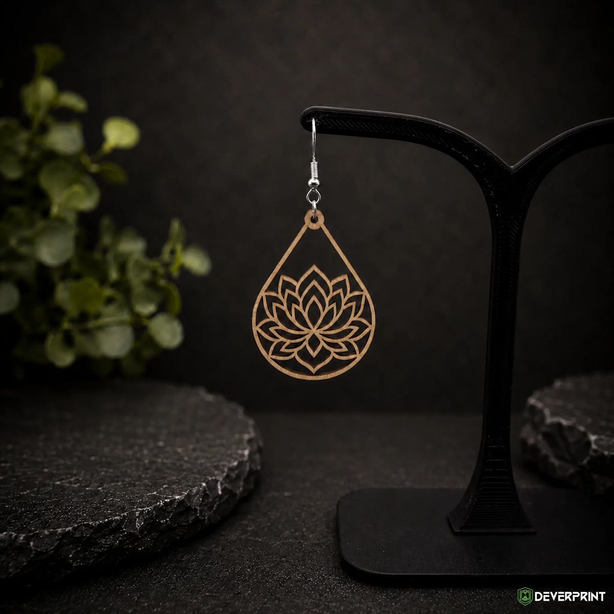 Boucles d’oreilles Fleur de lotus en bois – Crochets dorés ou argentés