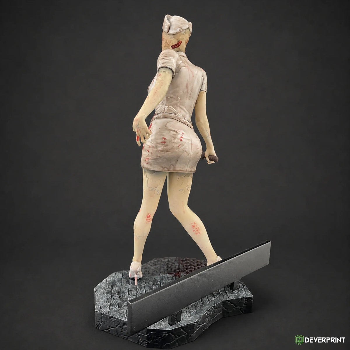 Figurine Infirmière – Silent Hill | 40 cm avec socle