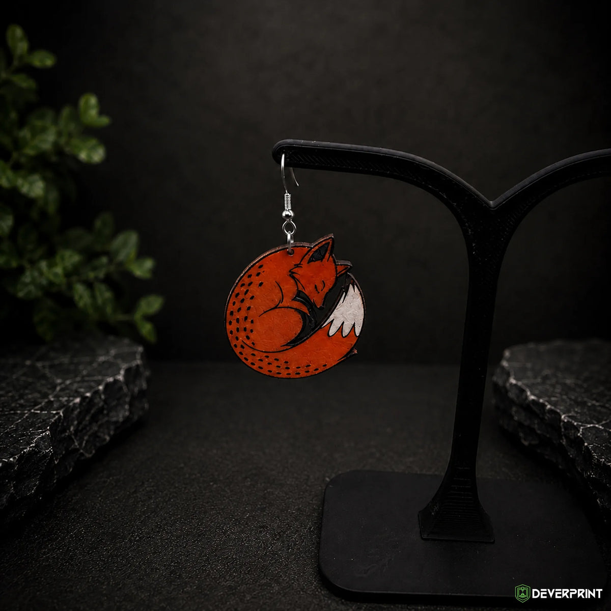 Boucles d’oreilles Renard endormi en bois peint – Doré ou Argenté – 3,5 cm